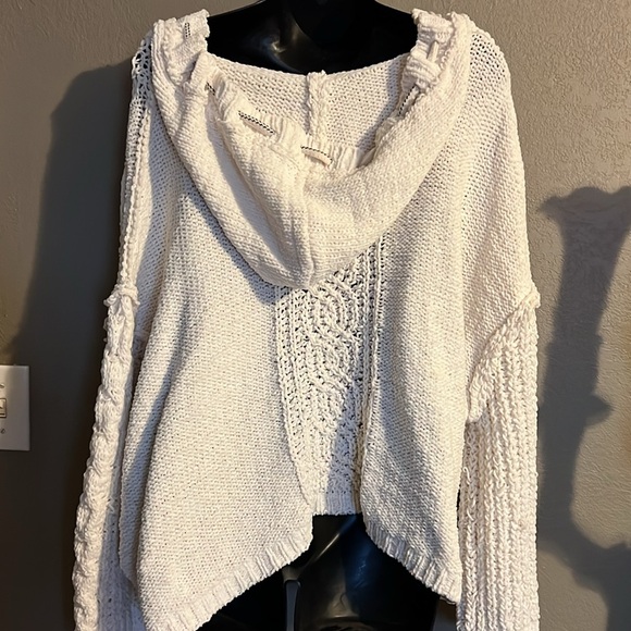 POL sweater - Picture 6 of 6